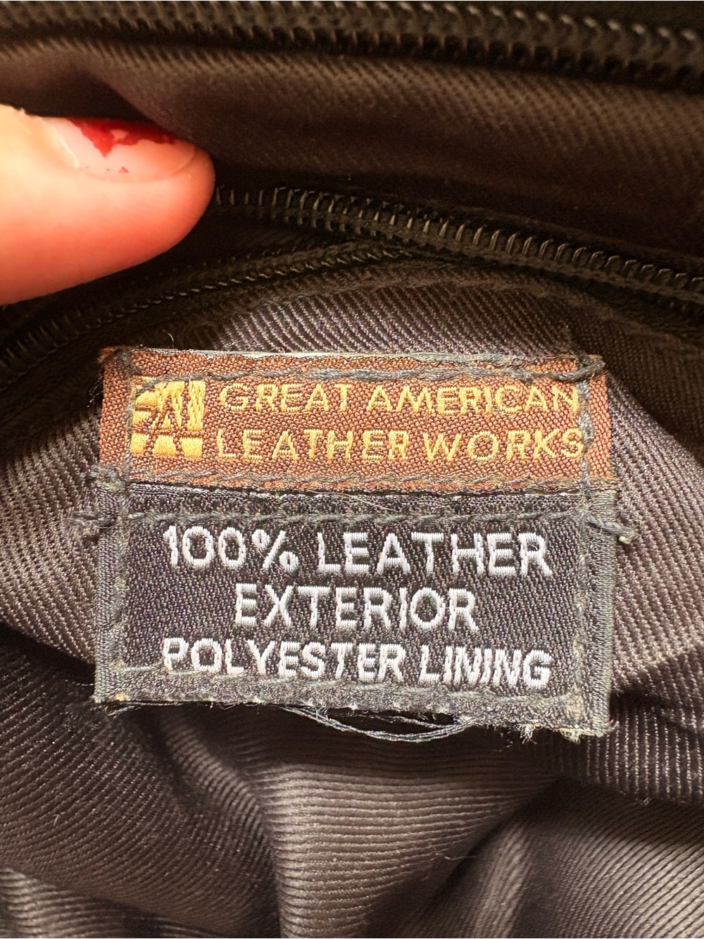 Black 100% Leather Messenger Bag with Multiple Zip Pockets - Picture 3 of 6